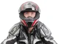 Motociclista con casco taglia S misura, pronto per la pista.