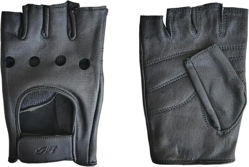 Coppia di guanti ad uso motociclistico in pelle nera, senza dita, con fori di ventilazione e chiusura a velcro.